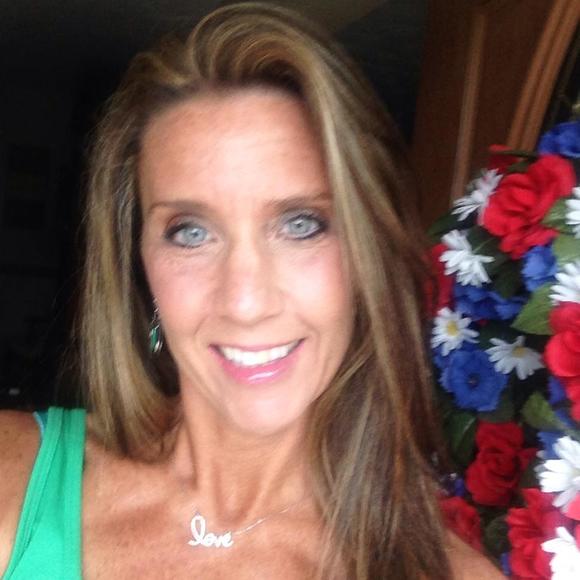 Meet your Posher, Kimberly - Picture 1 of 1